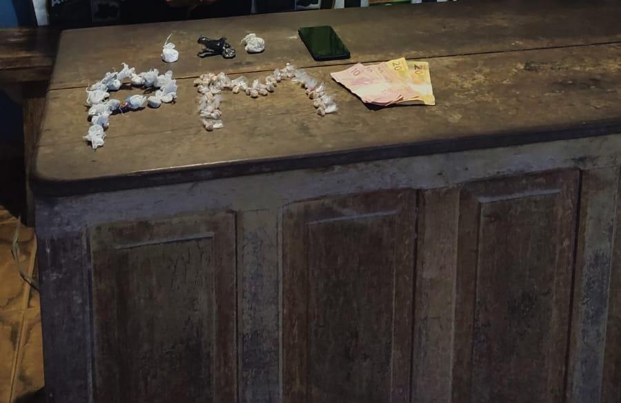 Em Rio Preto da Eva, PMAM apreende adolescente de 17 anos com drogas