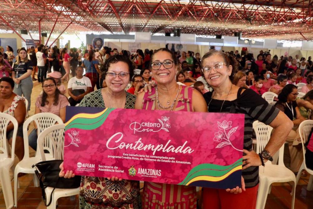 Governo do Amazonas leva atendimento do Crédito Rosa para Autazes e Silves