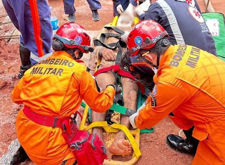 Em ação complexa, bombeiros resgatam vítimas soterradas em canteiro de obra privada no bairro Flores