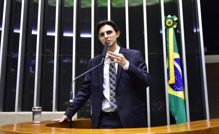 Projeto prioriza recursos do Fundeb para escola pública com sala multifuncional para aluno autista