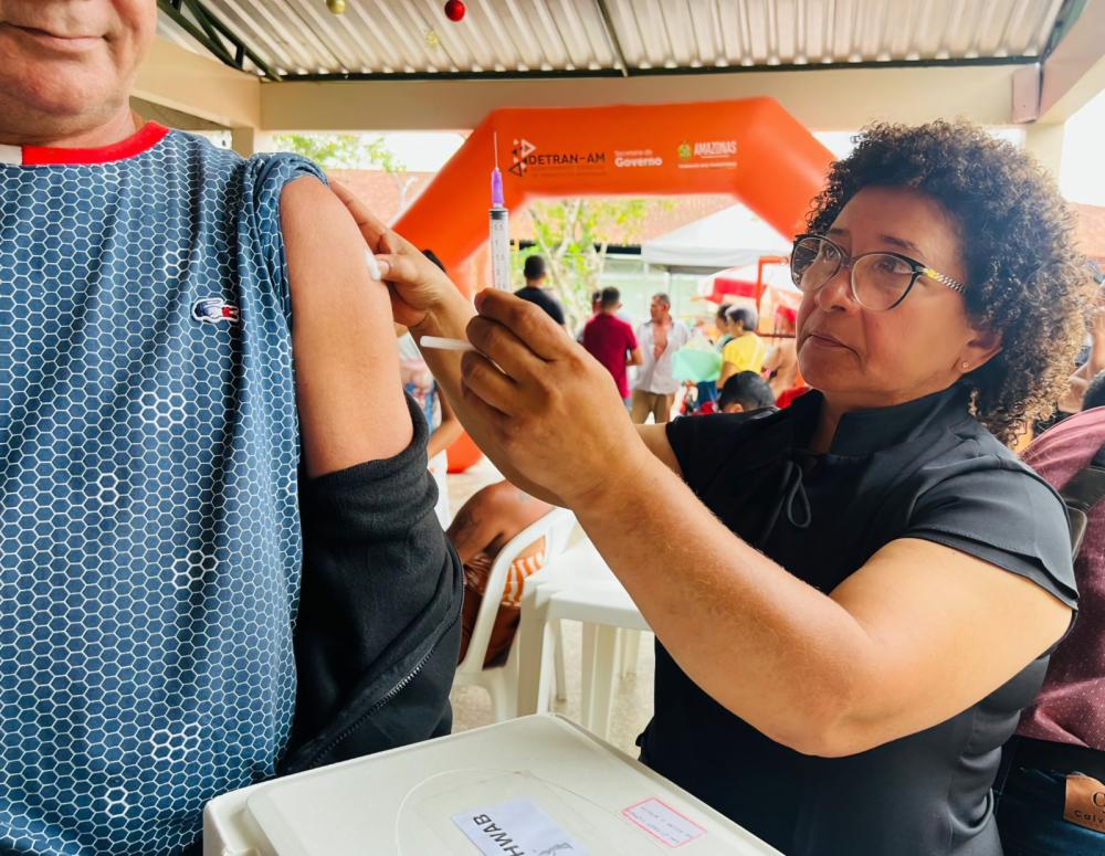 Amazonas realiza multivacinação nas escolas para atualização do esquema vacinal