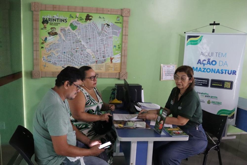 Em Parintins, Governo do Amazonas credencia prestadores de serviços turísticos no CAT
