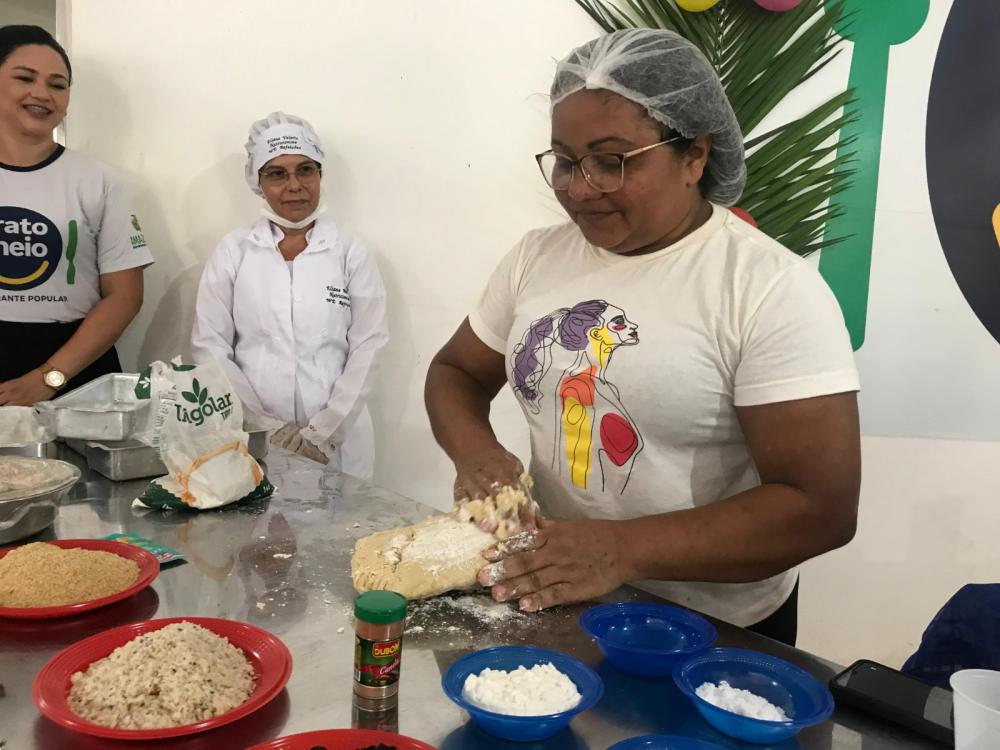 Prato Cheio de Presidente Figueiredo promove curso de panificação para usuários