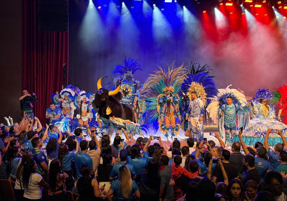 Caprichoso se despede de Curitiba com convite especial para o Festival de Parintins