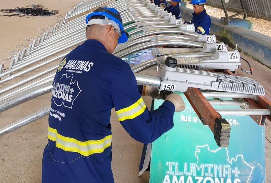 Governo do Amazonas moderniza iluminação pública do Careiro Castanho com instalação de LED