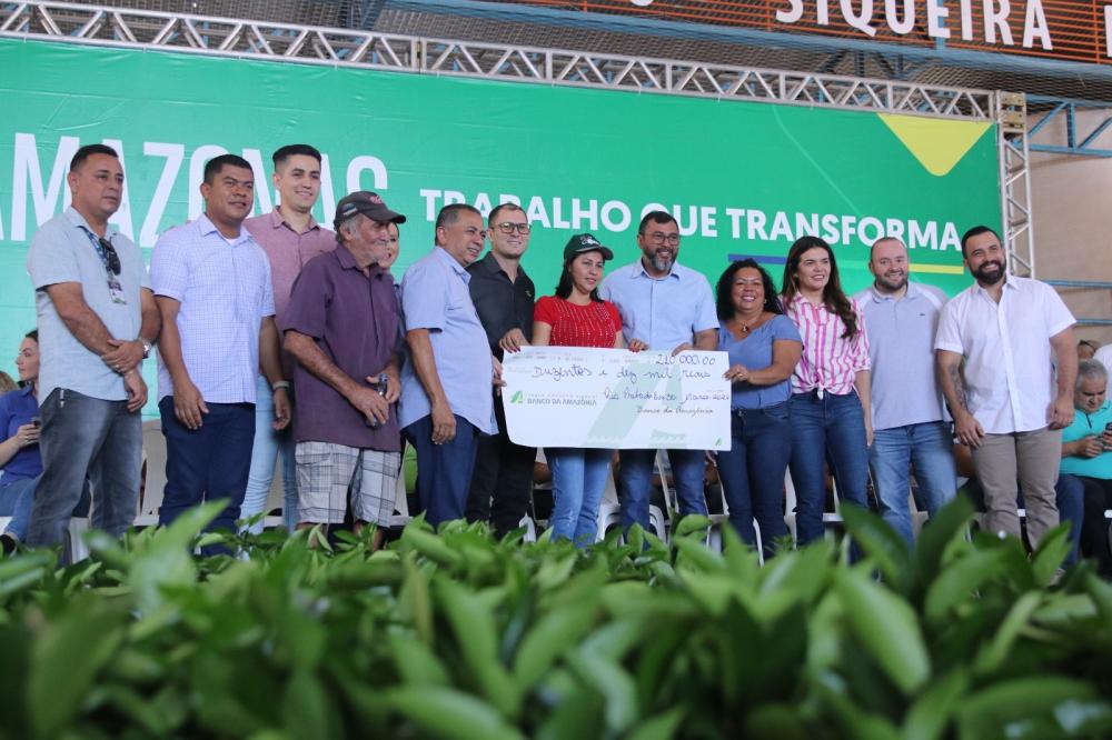 Comércio e agronegócio de Rio Preto da Eva recebem mais de R$ 1,3 milhão em investimentos do Governo do Estado