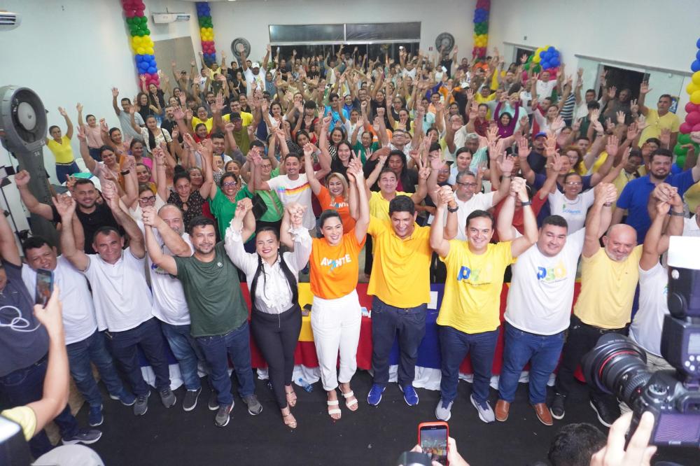 Base aliada de Mateus Assayag mostra força: nove partidos participam de ato de filiação