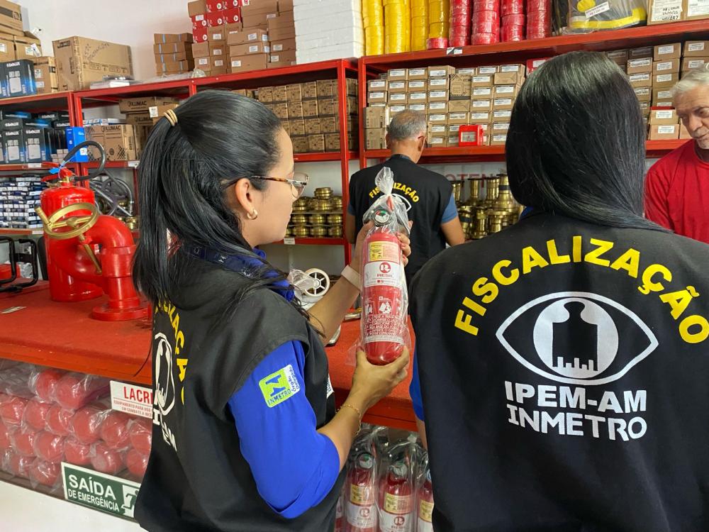 Operação Ambiente Seguro: Ipem-AM fiscaliza panelas de pressão, extintores e fogão a gás, em Manaus e Região Metropolitana