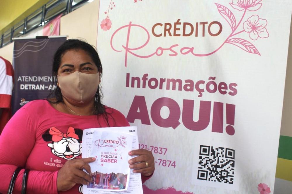 Governo do Amazonas leva atendimento do programa Crédito Rosa para Tefé