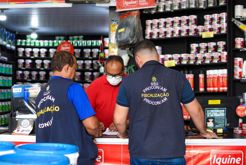 Procon-AM notifica lojas de materiais de construção por venda de tijolos fora dos padrões técnicos