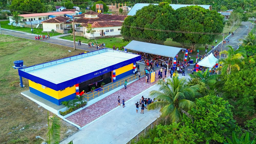 Prefeitura de Parintins entrega terceira UBS de 2024, além de campo iluminado no Santo Antônio do Tracajá