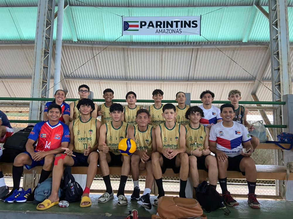 Seleção juvenil de Voleibol de Parintins participa de competição e amistoso no Estado do Pará