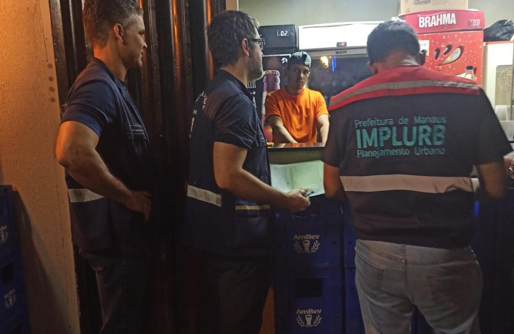 CIF: Agentes fiscalizam seis estabelecimentos na zona norte de Manaus
