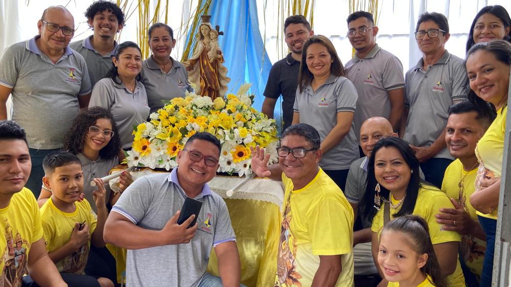 Rádio Alvorada recebe visita da imagem peregrina de Nossa Senhora do Carmo