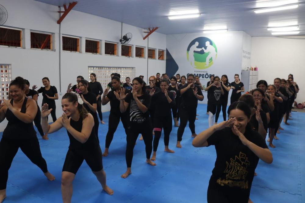Mais de 100 mulheres participam de aula inaugural da 5ª edição do Curso de Defesa Pessoal
