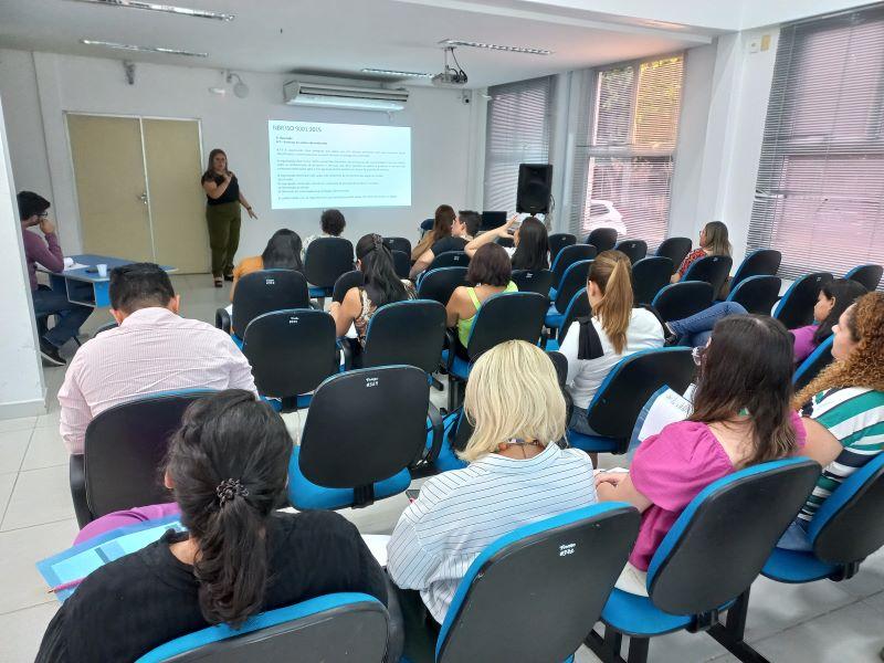 Manausprev capacita servidores para manter alto padrão no atendimento, de acordo com a norma internacional ISO 9001:2015