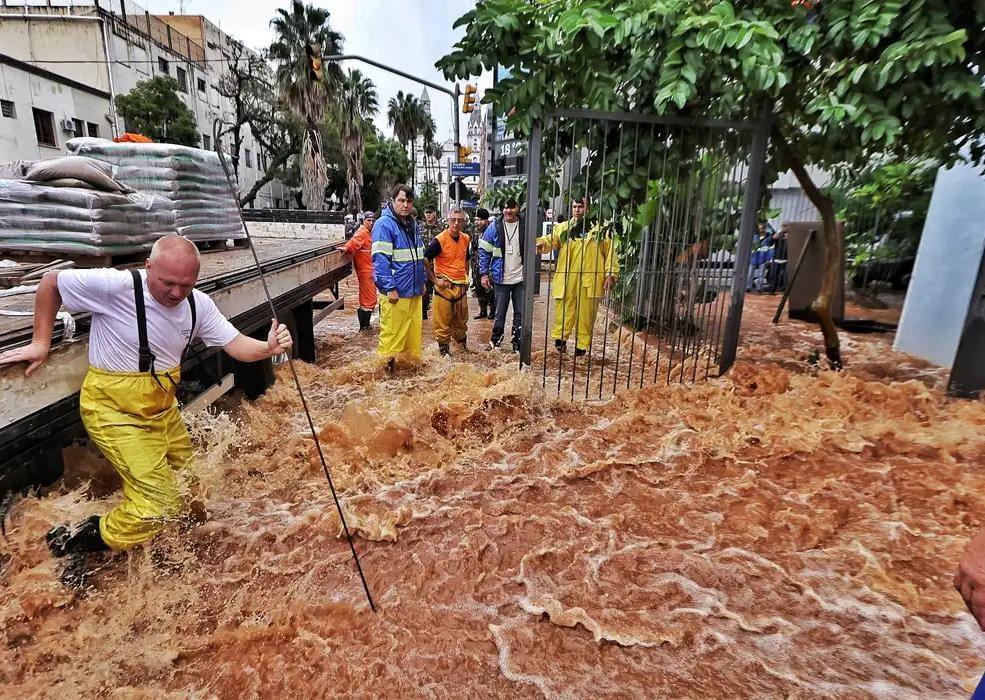 Chuvas no RS: cerca de 364 municípios podem ter problemas graves com relação ao saneamento básico