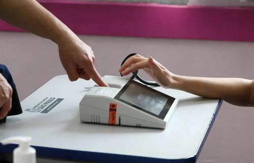 Eleições 2024: eleitores têm até esta quarta-feira (8) para regularizar o título e votar este ano