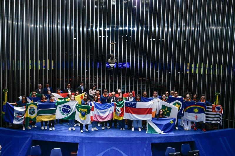 Mais de 100 escolas do Amazonas participam da etapa estadual do programa Jovem Senador 2024