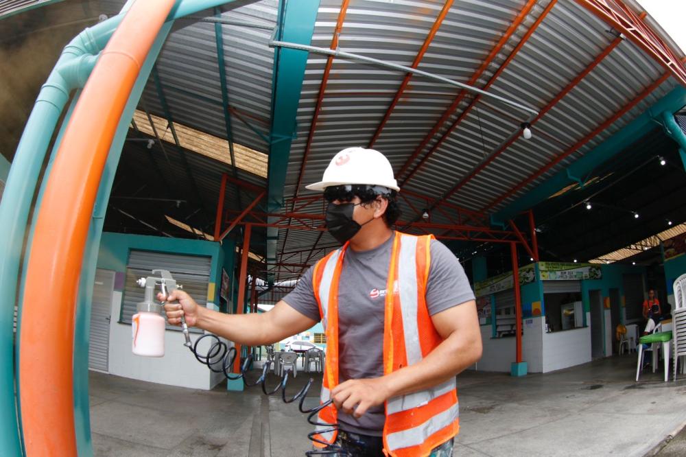 Prefeitura intensifica a revitalização da feira Padre Rogério Ruvoletto no bairro Santa Etelvina