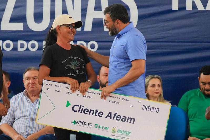 Em Itacoatiara, Governo do Amazonas incentiva empreendedorismo com ações de crédito para setor agro e mulheres