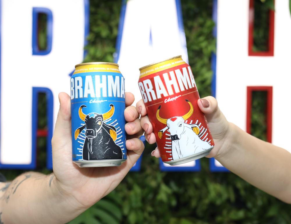 Brahma, a cerveja oficial do Festival de Parintins, lança edição especial de latas personalizadas com os Bois Garantido e Caprichoso