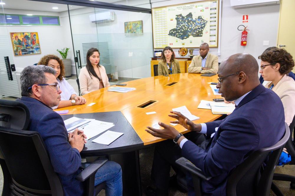 Amazonas e agência da ONU estudam medidas para atender refugiados no período de estiagem em 2024