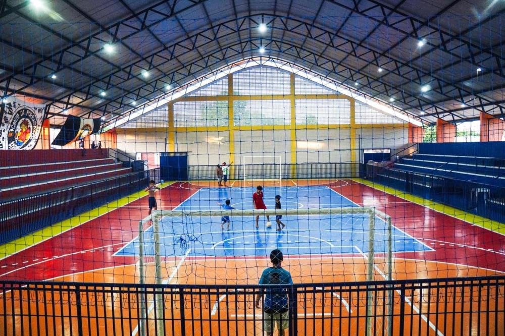 Coordenador do Ginásio Seo Jovem desmente vereadora Brena Diana sobre situação de abandono da quadra