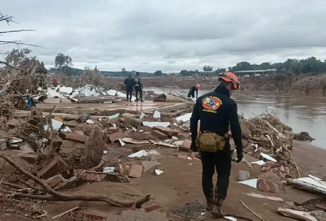 Com ações de busca e resgate, bombeiros do Amazonas já atuaram em cinco municípios do Rio Grande do Sul