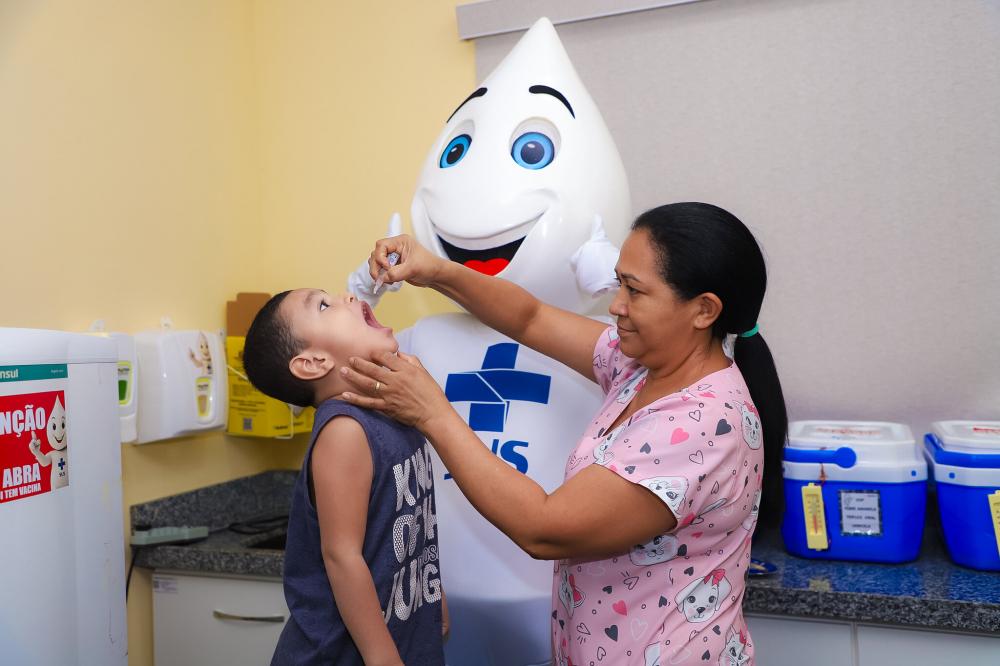 Prefeitura de Manaus abre campanha de vacinação contra a pólio com a meta de imunizar 121 mil crianças