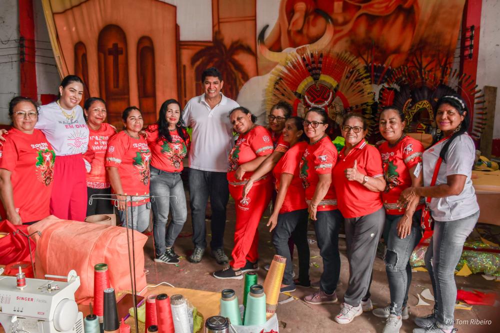 Trabalhadores do Boi Garantido recebem atendimentos do Projeto “Ação em Dias”