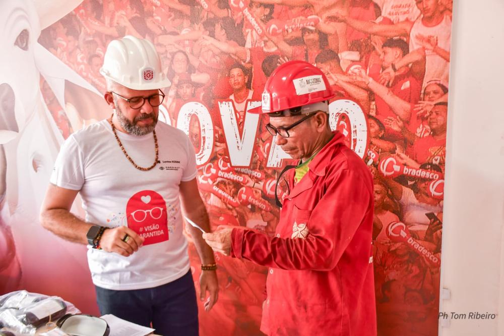 Trabalhadores do Garantido recebem consultas oftalmológicas e doação de óculos