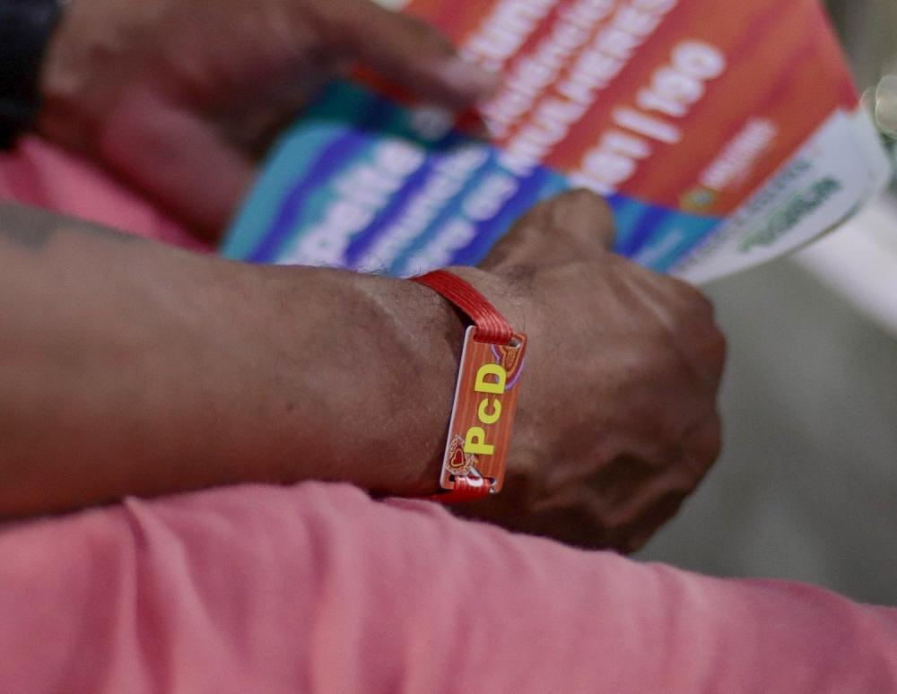 Festival de Parintins: Governo do Amazonas abre inscrições para Pessoas com Deficiência acessarem local exclusivo na Festa dos Visitantes