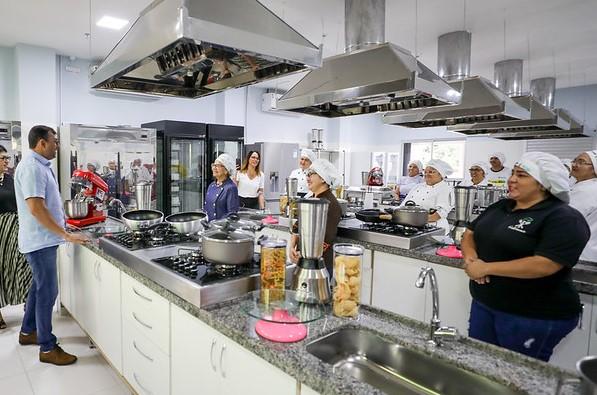 Governo do Amazonas celebra primeiro ano da Escola de Gastronomia Bernardo Ramos do Cetam