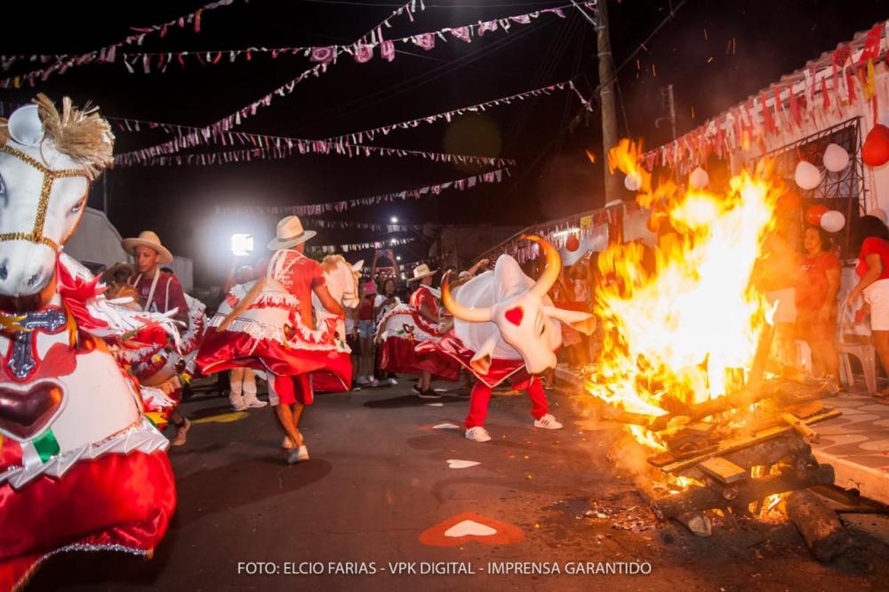 Garantido realiza tradicional saída nas ruas em homenagem aos namorados
