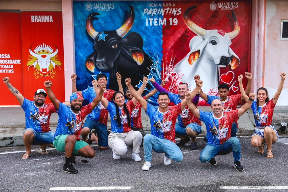 Festival de Parintins 2024: Mural instagramável feito por artista parintinense é a nova atração do Aeroporto Júlio Belém