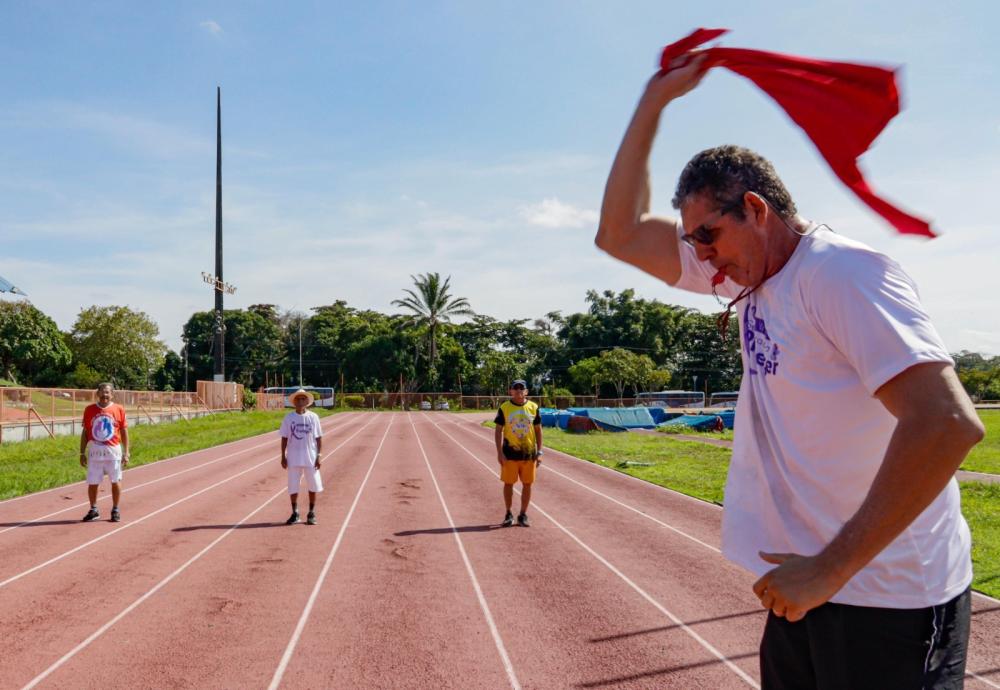 1ª Gincana Violeta do Governo do Amazonas reúne idosos em competições diversas