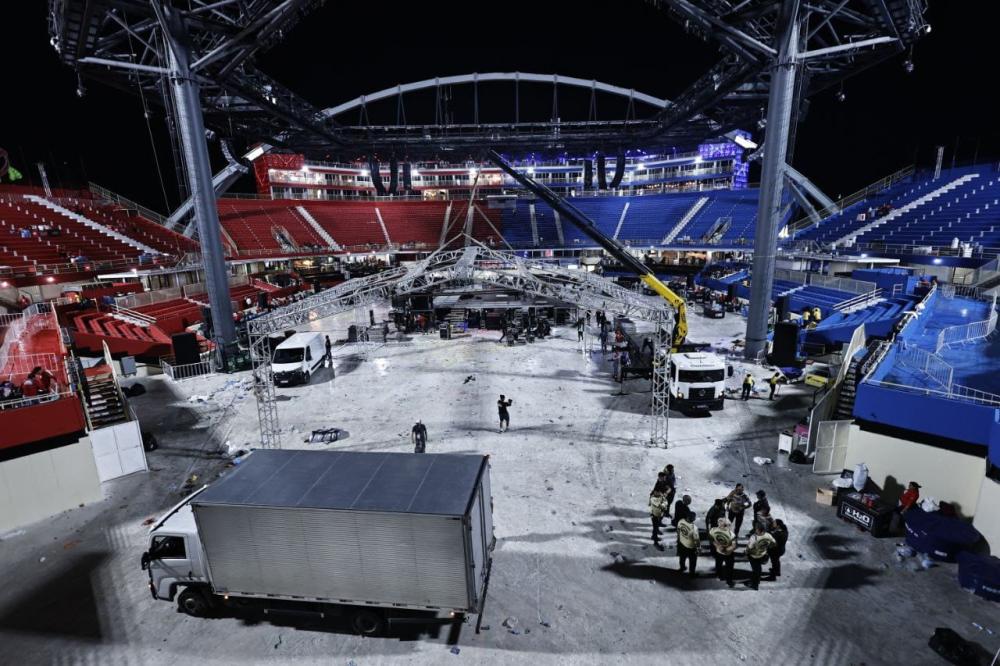 Governo do Amazonas desmonta palco da Festa dos Visitantes e entrega Bumbódromo pronto para o festival