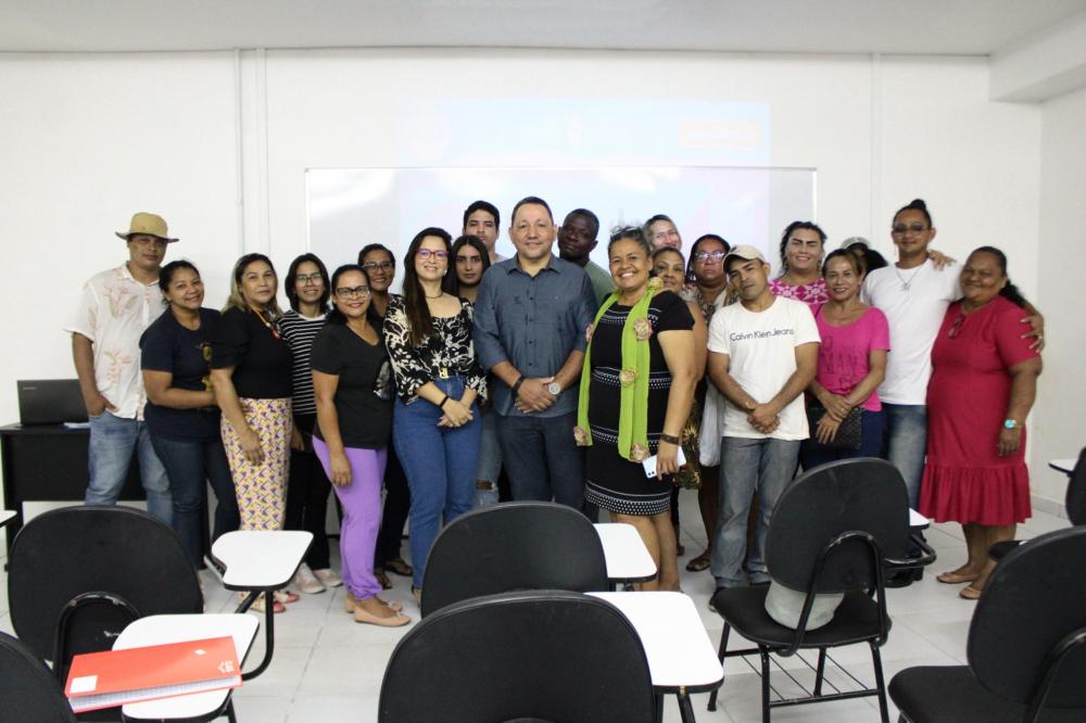 Prefeitura de Manaus promove curso de qualificação profissional para usuários de programas sociais