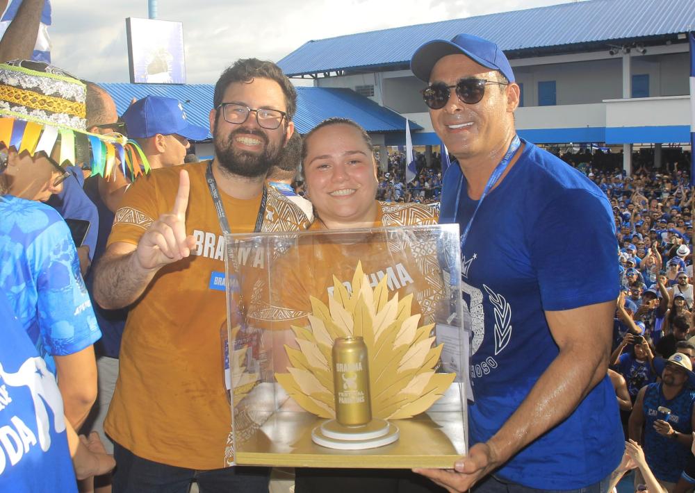 Troféu Brahma e Caminhão de Cerveja dão o sabor da vitória ao Boi Caprichoso, campeão do Festival de Parintins 2024