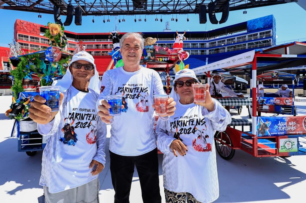 Festival de Parintins 2024: ‘Água nas Torcidas’, da Cosama, distribuiu mais de 500 mil copos à população e visitantes