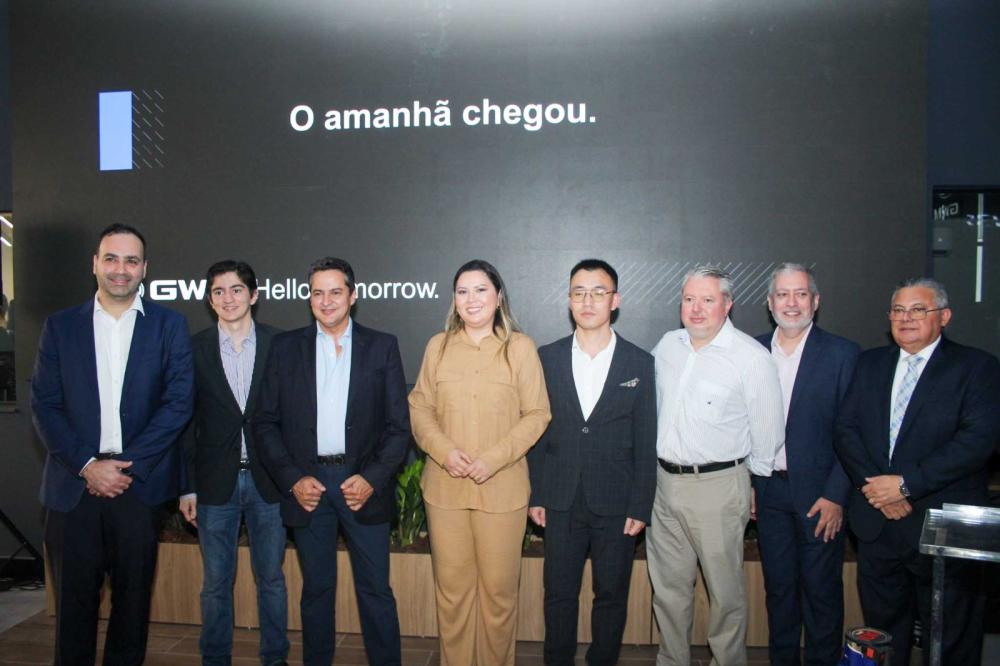Sedecti destaca novos investimentos em inauguração de concessionária de carros elétricos e híbridos em Manaus