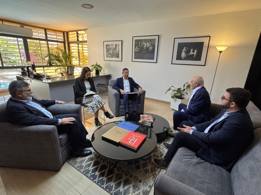 Em Brasília, Sedecti discute integração sul-americana em visita à Embaixada do Peru