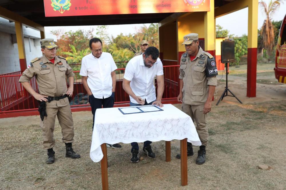 Em Humaitá, Wilson Lima vistoria local para a construção de novo posto do Corpo de Bombeiros