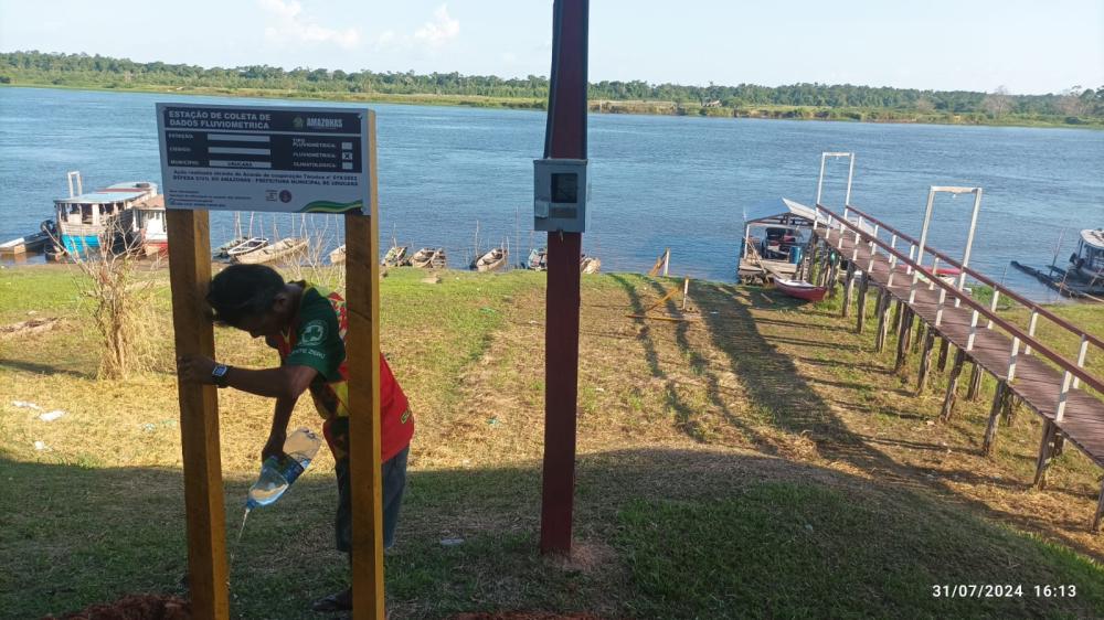 Em Silves, Defesa Civil do Amazonas instala réguas linimétricas e unidade do projeto Água Boa