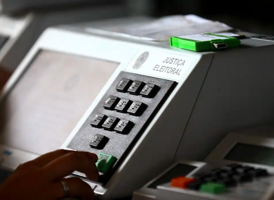 Eleições 2024: uso de redes sociais e Inteligência Artificial (IA) requer atenção