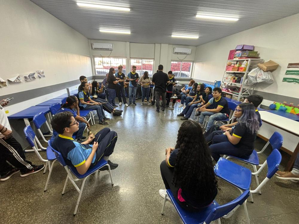 Projeto leva inclusão para crianças e adolescentes deficientes por meio da música em Manaus
