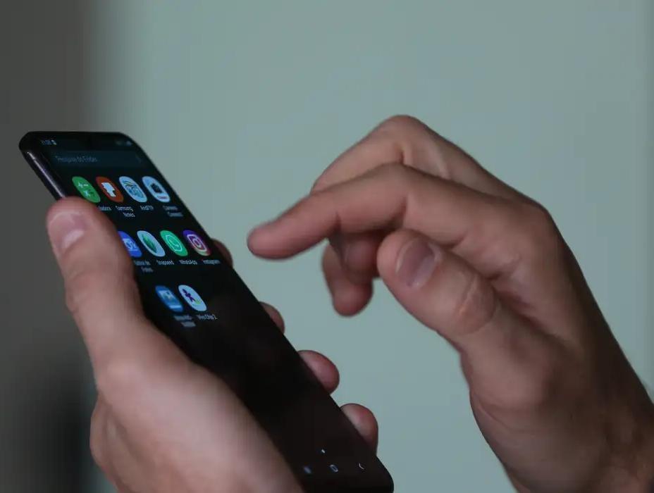 Eleições 2024: especialista alerta para limites no uso de redes sociais para promoção de candidatos