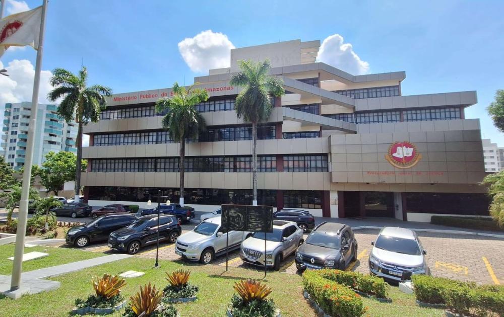 Justiça Eleitoral multa candidato a prefeito de Manaus por propaganda antecipada