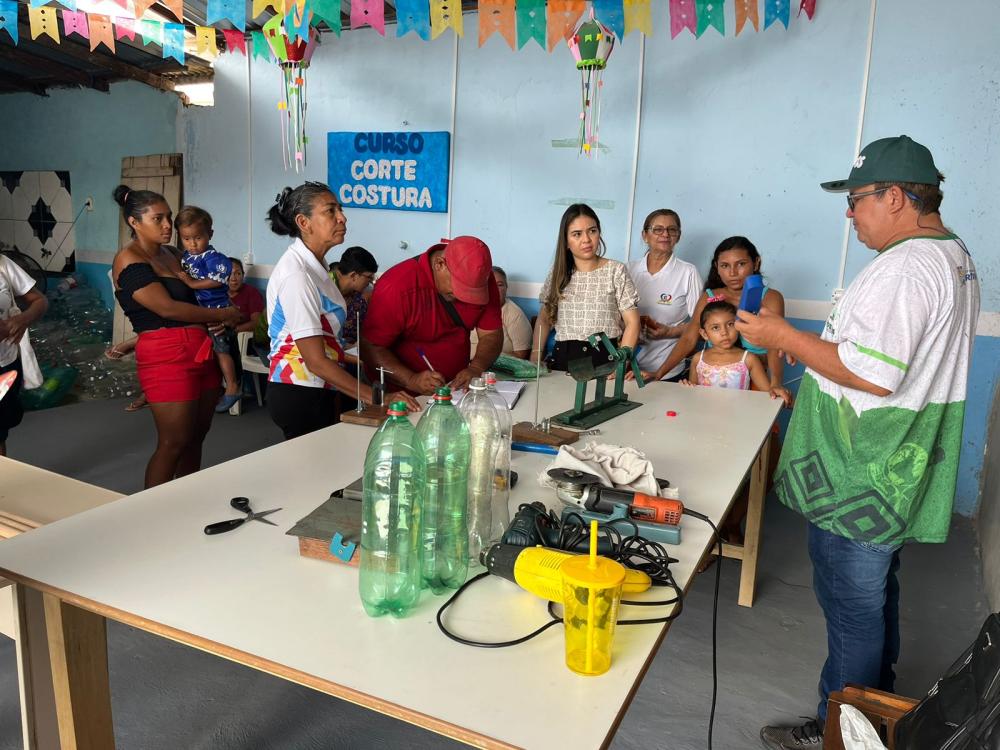 Oficina de Vassouras Ecológicas capacita Usuários do CRAS Paulo Corrêa